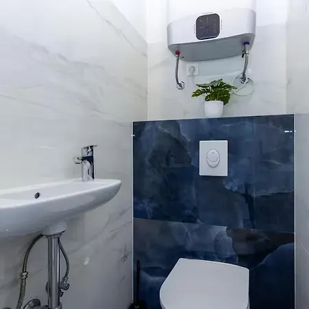 Miriam Apartment *